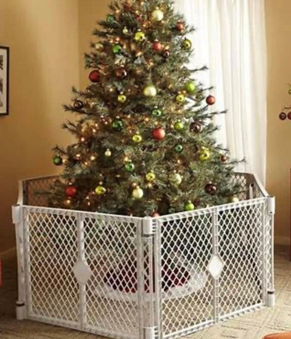 PET PROOF YOUR XMAS TREE AND DECORATIONS THIS HOLIDAY SEASON
